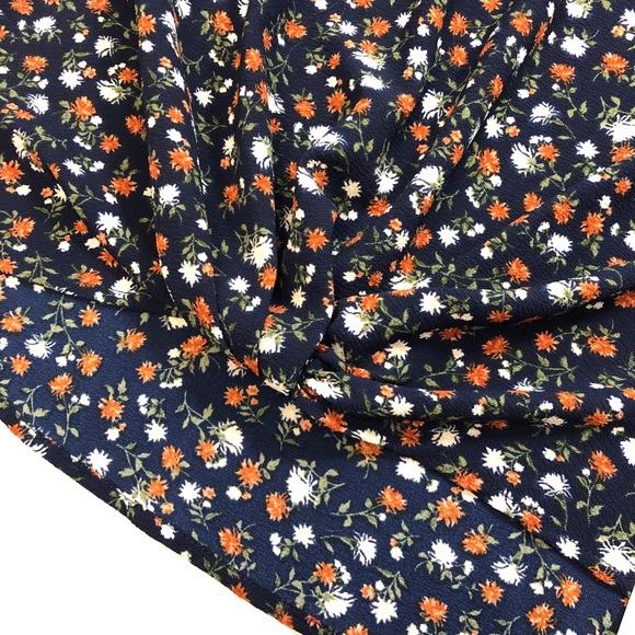 SO Scoopneck Twisted Front Keyhole Back Top in Navy Floral size Small - Picture 9 of 12